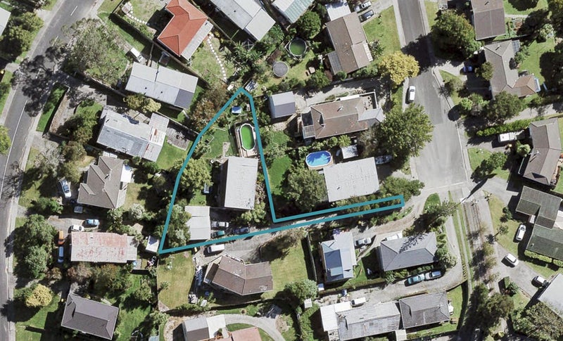 9 Seabar Place, Glen Eden, Auckland - Carousel 1