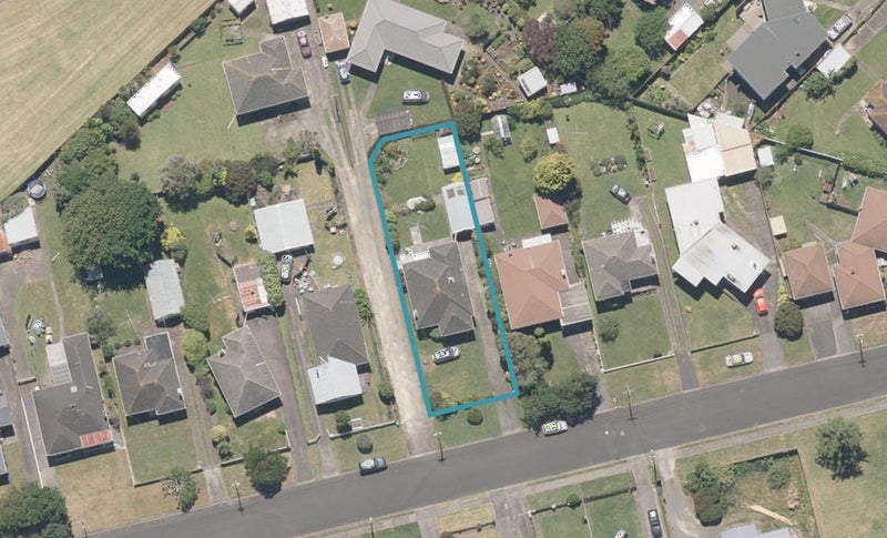 10 Rimu Street, Gonville, Whanganui - Carousel 1