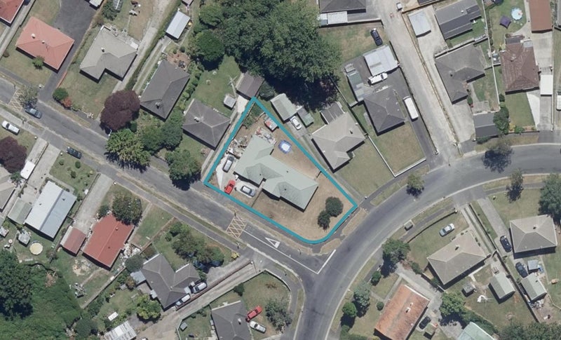 15 Montgomery Crescent, Bader, Hamilton - Carousel 1