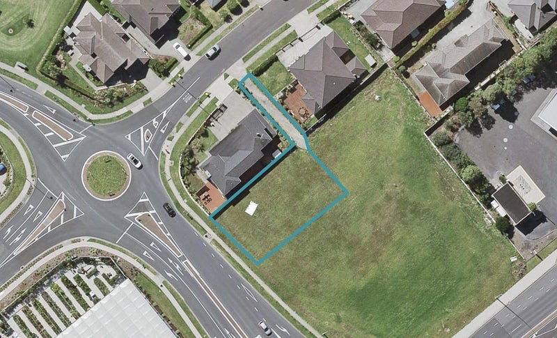 3 Ballymore Drive, Pinehill, Auckland - Carousel 1