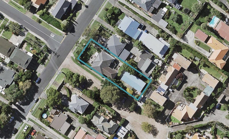 2//40 EVERSLEIGH RD, Belmont, Auckland - Carousel 1