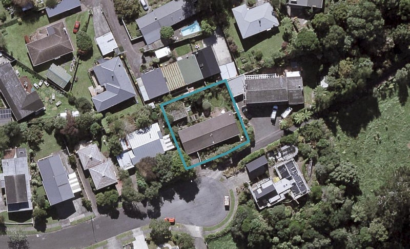 15 Rennell Street, Frankleigh Park, New Plymouth - Carousel 1