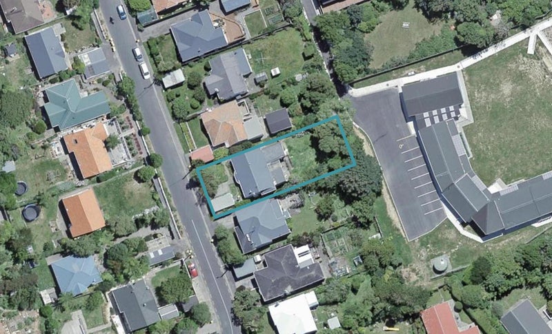 13 Hathaway Avenue, Karori, Wellington - Carousel 1