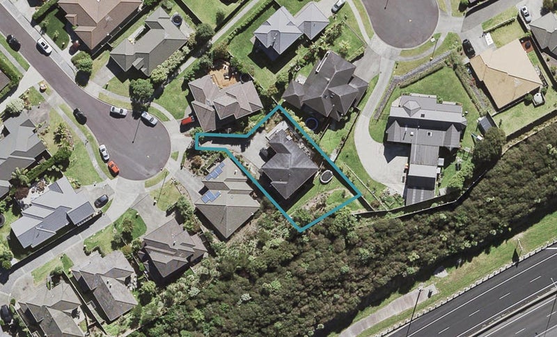 18 Henry Partington Place, Greenhithe, Auckland - Carousel 1