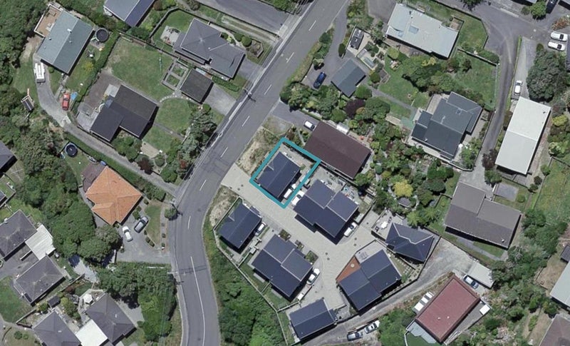 10/20 Glanmire Road, Newlands, Wellington - Carousel 1