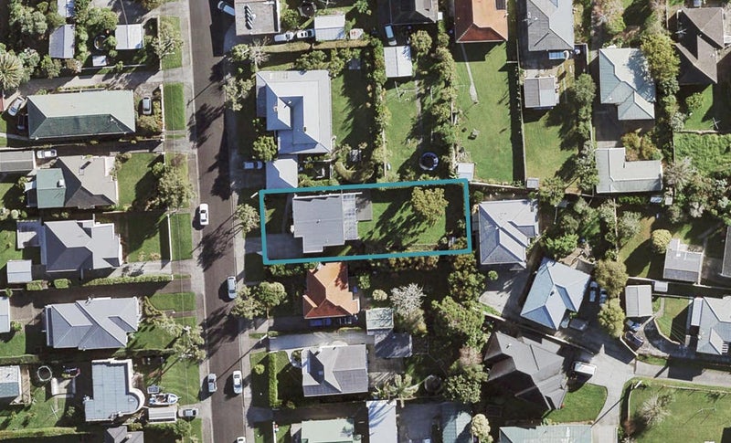 10 Bentleigh Avenue, New Windsor, Auckland - Carousel 1