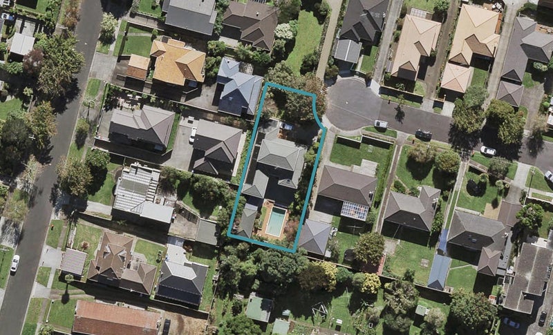 28 Rewi Road, Royal Oak, Auckland - Carousel 1