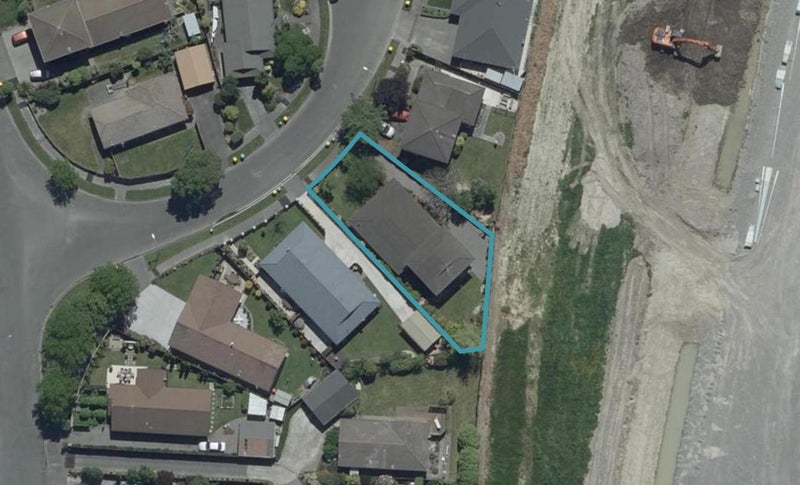6 Langham Place, Redwood, Christchurch - Carousel 1