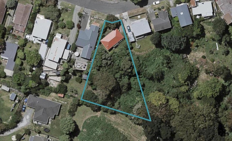 16 Gavin Road, Raumati Beach, Paraparaumu - Carousel 1