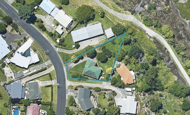 12 Lloyd Street, Parkvale, Tauranga - Carousel 1