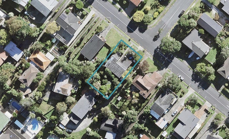 98 Sartors Avenue, Browns Bay, Auckland - Carousel 1