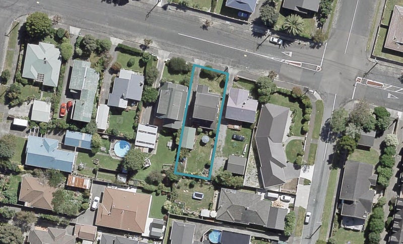 39 Whites Line, WOBURN, LOWER HUTT - Carousel 1