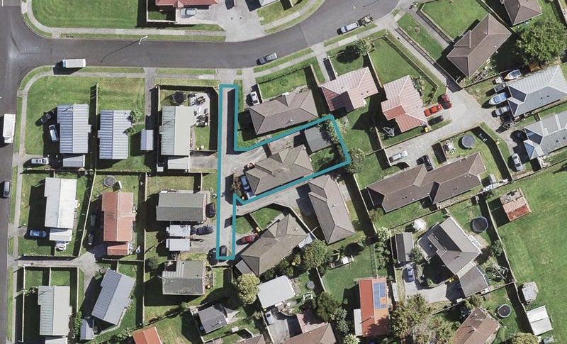 9 Nerissa Place, Randwick Park, Auckland - Carousel 1