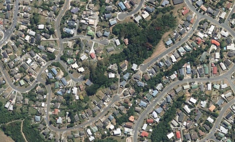 35 Spur Grove, Titahi Bay, Porirua - Carousel 1