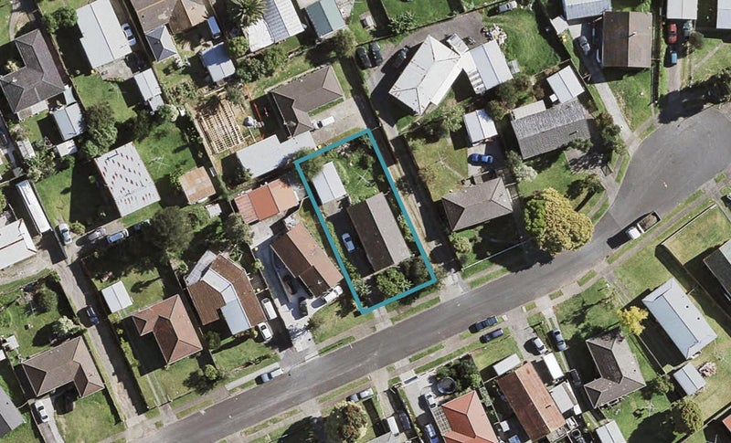 18 Gambare Place, Wattle Downs, Auckland - Carousel 1