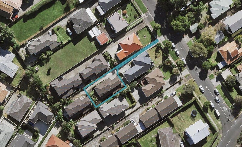 15A Hayr Road, Three Kings, Auckland - Carousel 1