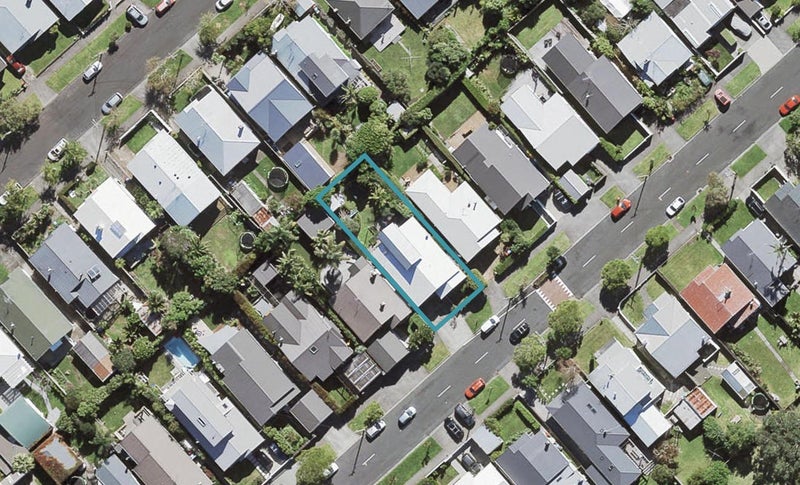 2/24 Warwick Avenue, Westmere, Auckland - Carousel 1
