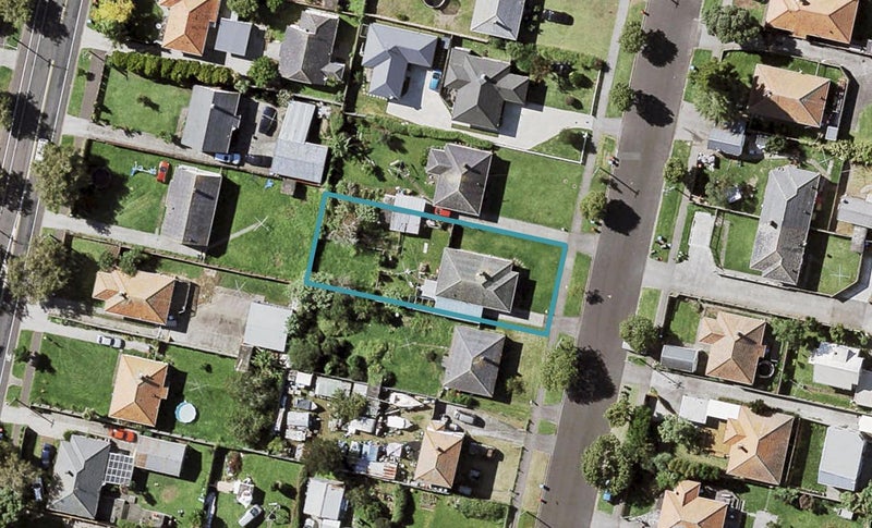 17 Kawiti Avenue, Point England, Auckland - Carousel 1