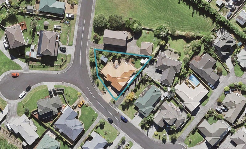 6 Heversham Place, Glendene, Auckland - Carousel 1