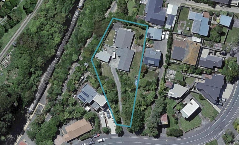98 Fraser Avenue, Johnsonville, Wellington - Carousel 1