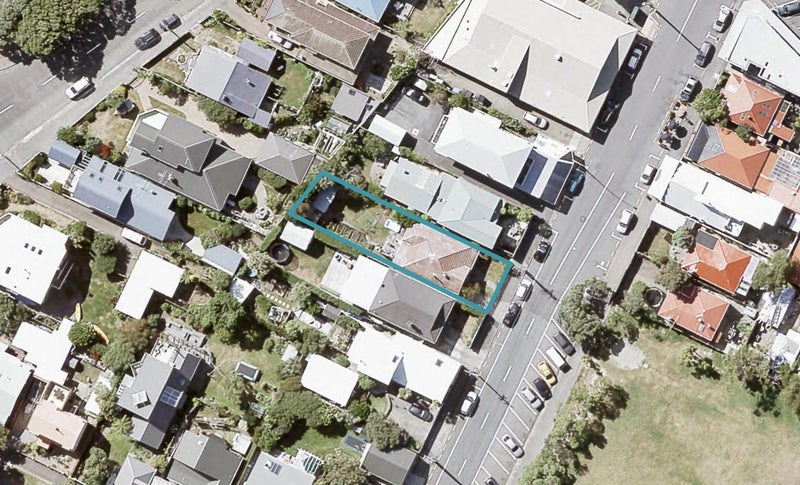 18 Oroua Street, Eastbourne, Lower Hutt - Carousel 1