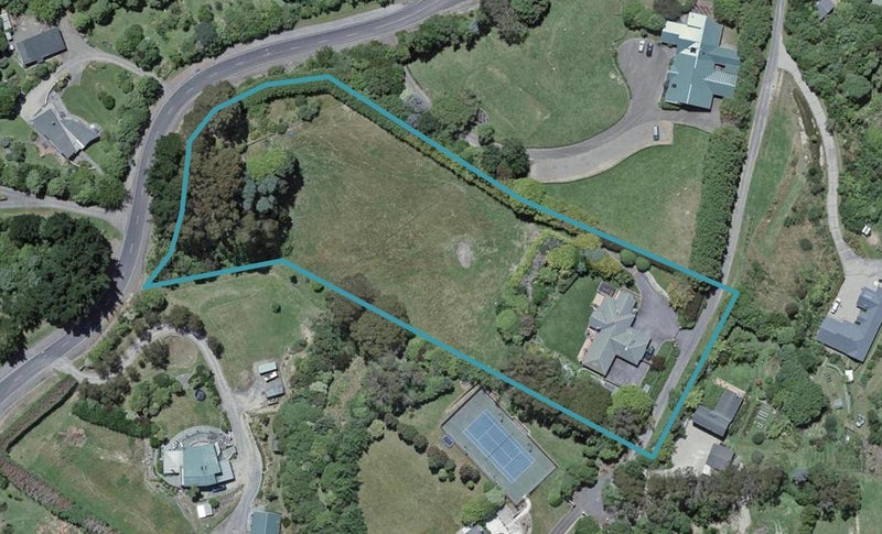 70 Woodburn Drive, Takapu Valley, Wellington - Carousel 1
