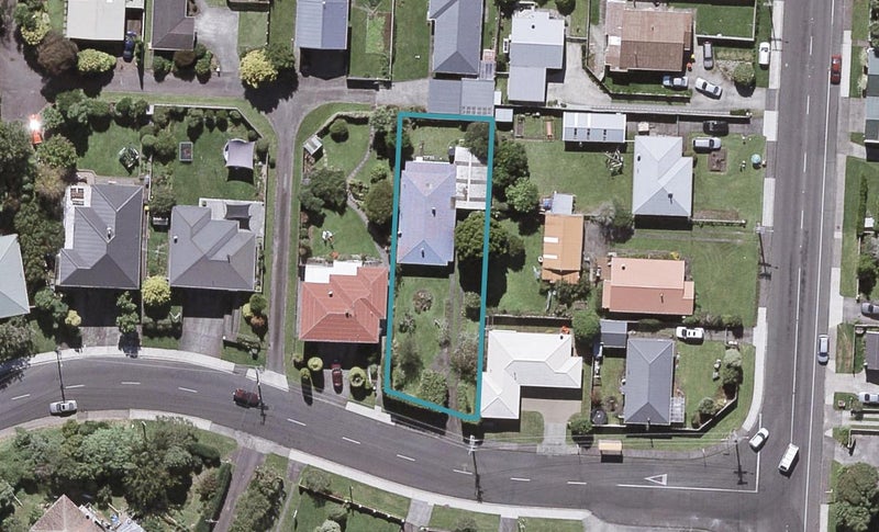 299 Huatoki Street, Upper Vogeltown, New Plymouth - Carousel 1