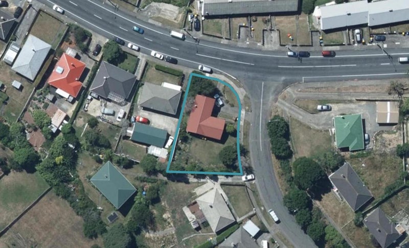 2 Cornwall Crescent, Cannons Creek, Porirua - Carousel 1