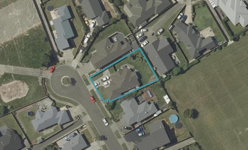 28 Daniel Place, Kelvin Grove, Palmerston North - Carousel 1