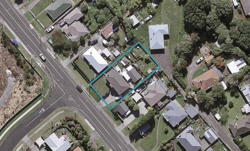 118 Omata Road, Marfell, New Plymouth - Carousel 1