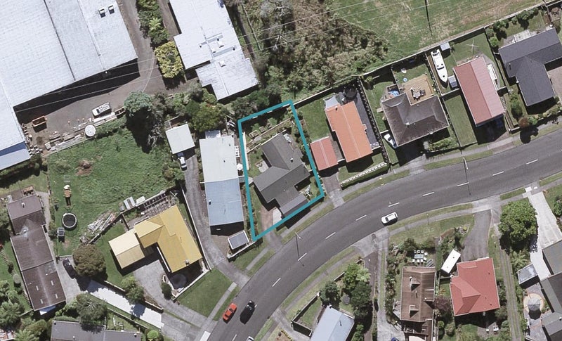 11 Puketotara Street, Highlands Park, New Plymouth - Carousel 1