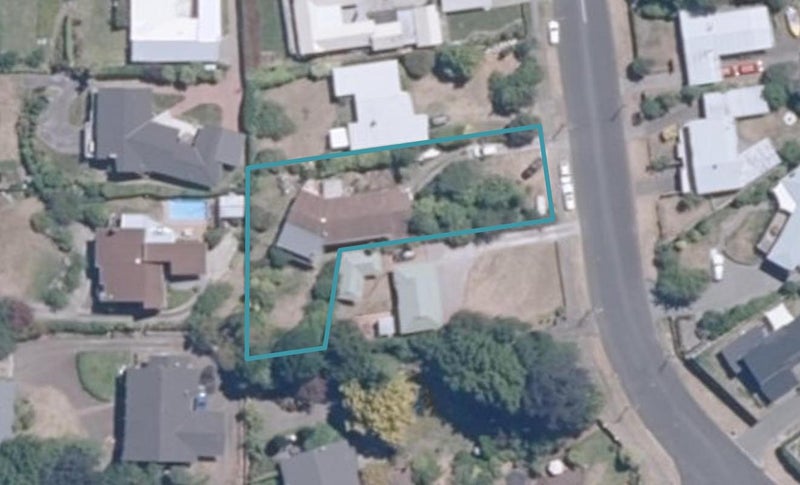 7 Chesham Avenue, Waipahihi, Taupo - Carousel 1