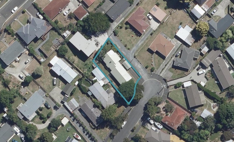 21 Holloway Place, Forest Lake, Hamilton - Carousel 1