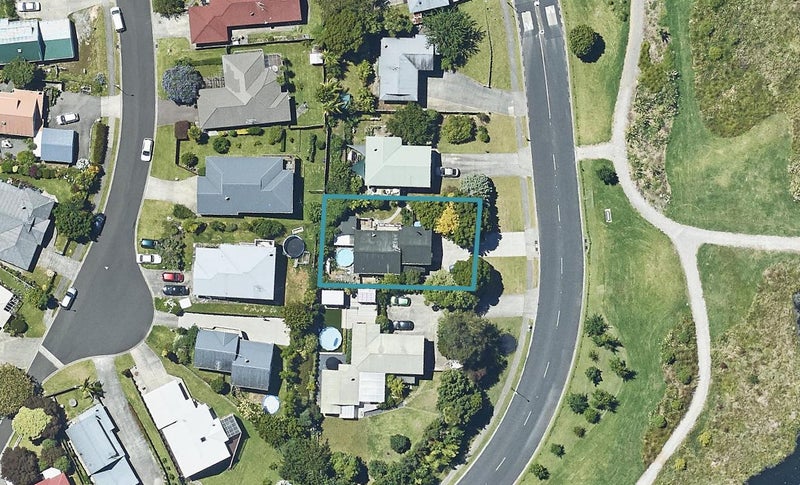 54 Tom Muir Drive, Gate Pa, Tauranga - Carousel 1