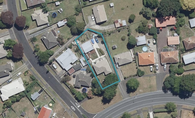 71 Fairfield Road, Fairfield, Hamilton - Carousel 1