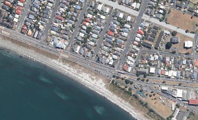 235 The Esplanade, Petone, Lower Hutt - Carousel 1