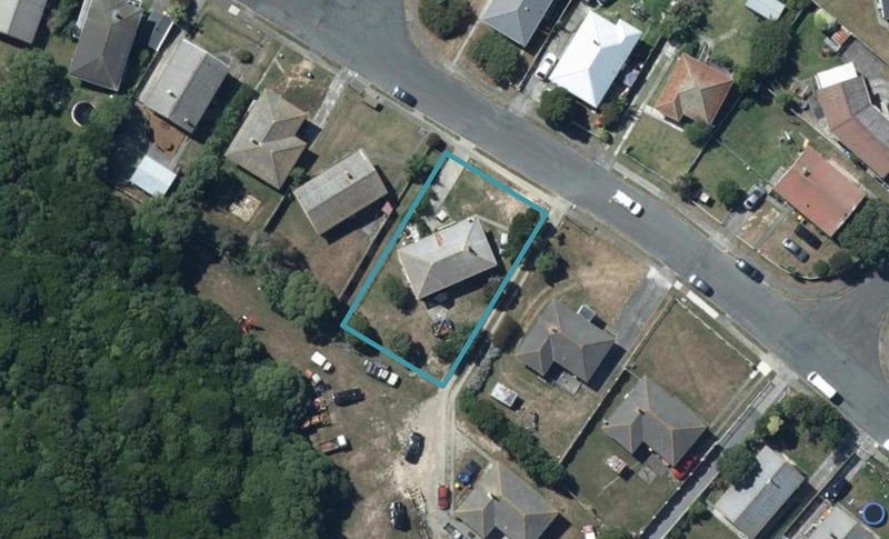 56 Rangituhi Crescent, Takapuwahia, Porirua - Carousel 1