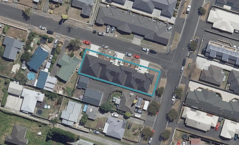 4/1 Burrows Place, Frankton, Hamilton - Carousel 1