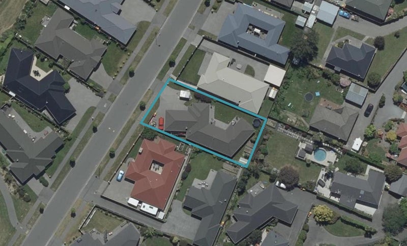 8 Strathcarron Place, Broomfield, Christchurch - Carousel 1