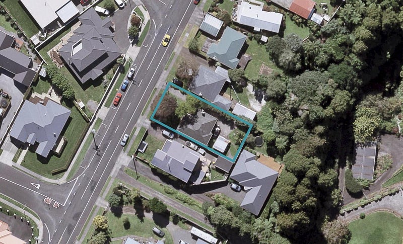 523 Mangorei Road, Highlands Park, New Plymouth - Carousel 1