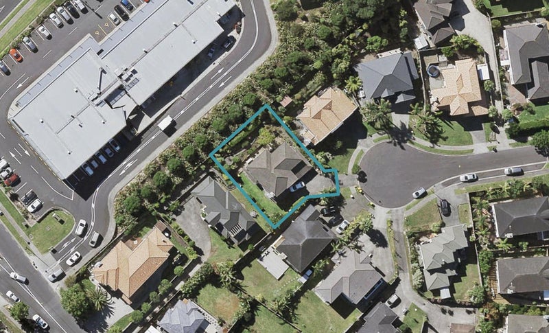14 Errigal Close, Pinehill, Auckland - Carousel 1