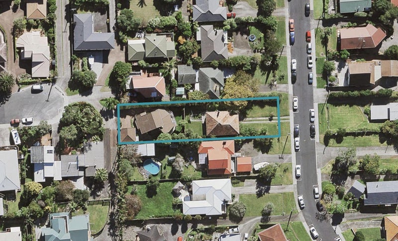 1/8 Aorangi Place, Birkenhead, Auckland - Carousel 1