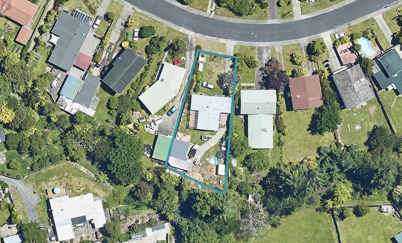15 Darroch Street, Fairy Springs, Rotorua - Carousel 1