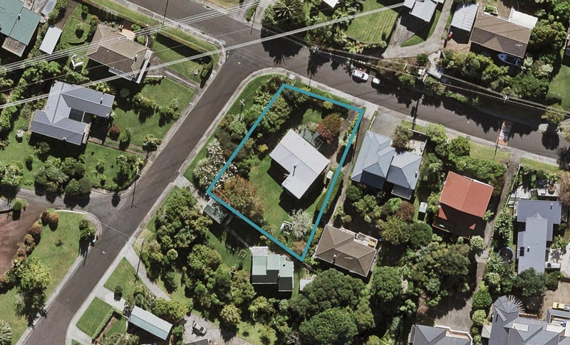 23 Hoskins Avenue, Hillsborough, Auckland - Carousel 1