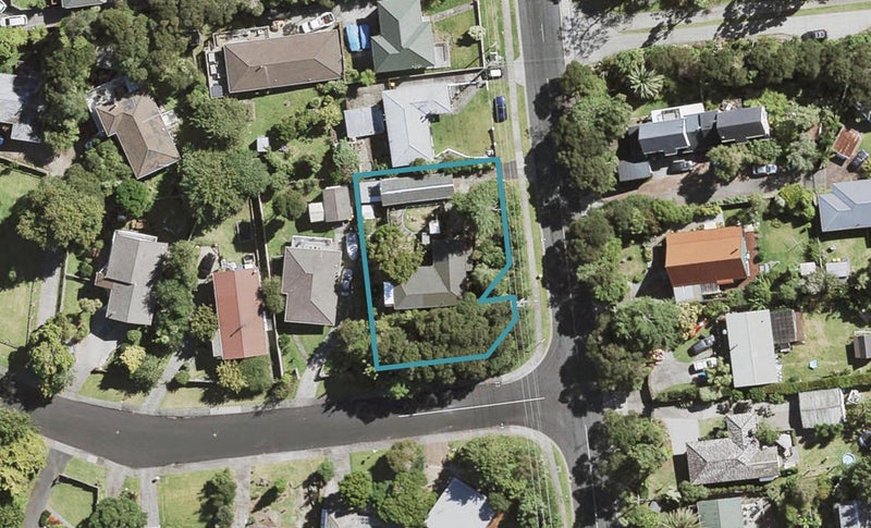 37 Konini Road, Titirangi, Auckland - Carousel 1
