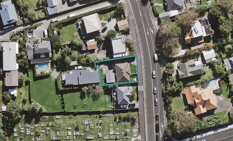 8 Glenfield Road, Birkenhead, Auckland - Carousel 1