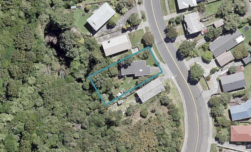 201 Dowse Drive, Maungaraki, Lower Hutt - Carousel 1