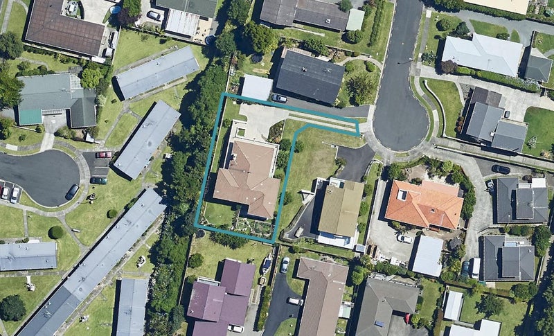 43 Andrew Place, Otumoetai, Tauranga - Carousel 1