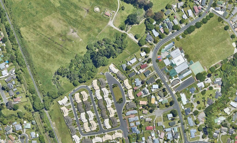 8/64 Kawaha Point Road, Kawaha Point, Rotorua - Carousel 1