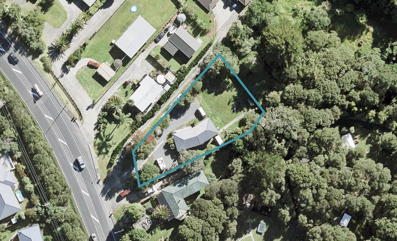384 Whangaparaoa Road, Stanmore Bay, Whangaparaoa - Carousel 1